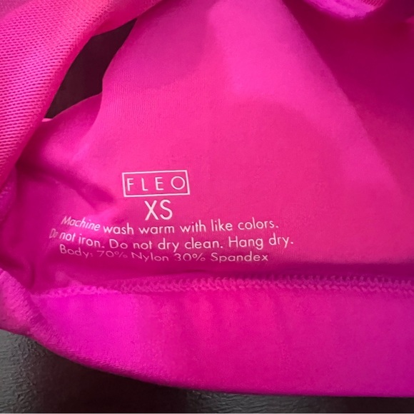 FLEO Maeve Sports Bra Light Support Pink Mesh High Neck Racerback Size XS NWT - Picture 7 of 8